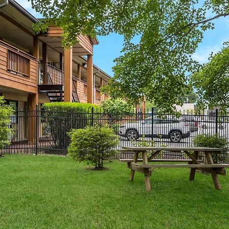 Surestay Plus By Best Western Woodbury Inn Woodbury (Nassau County) Exterior foto